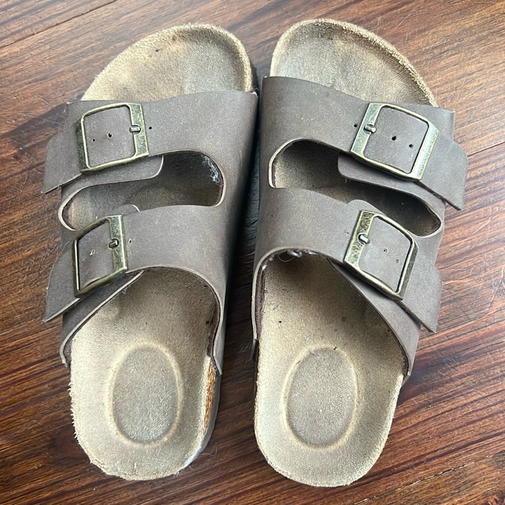 Girls faux Birkenstock sandals